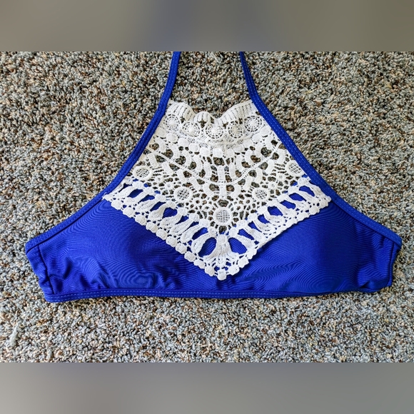 Swimsuit - Picture 2 of 3